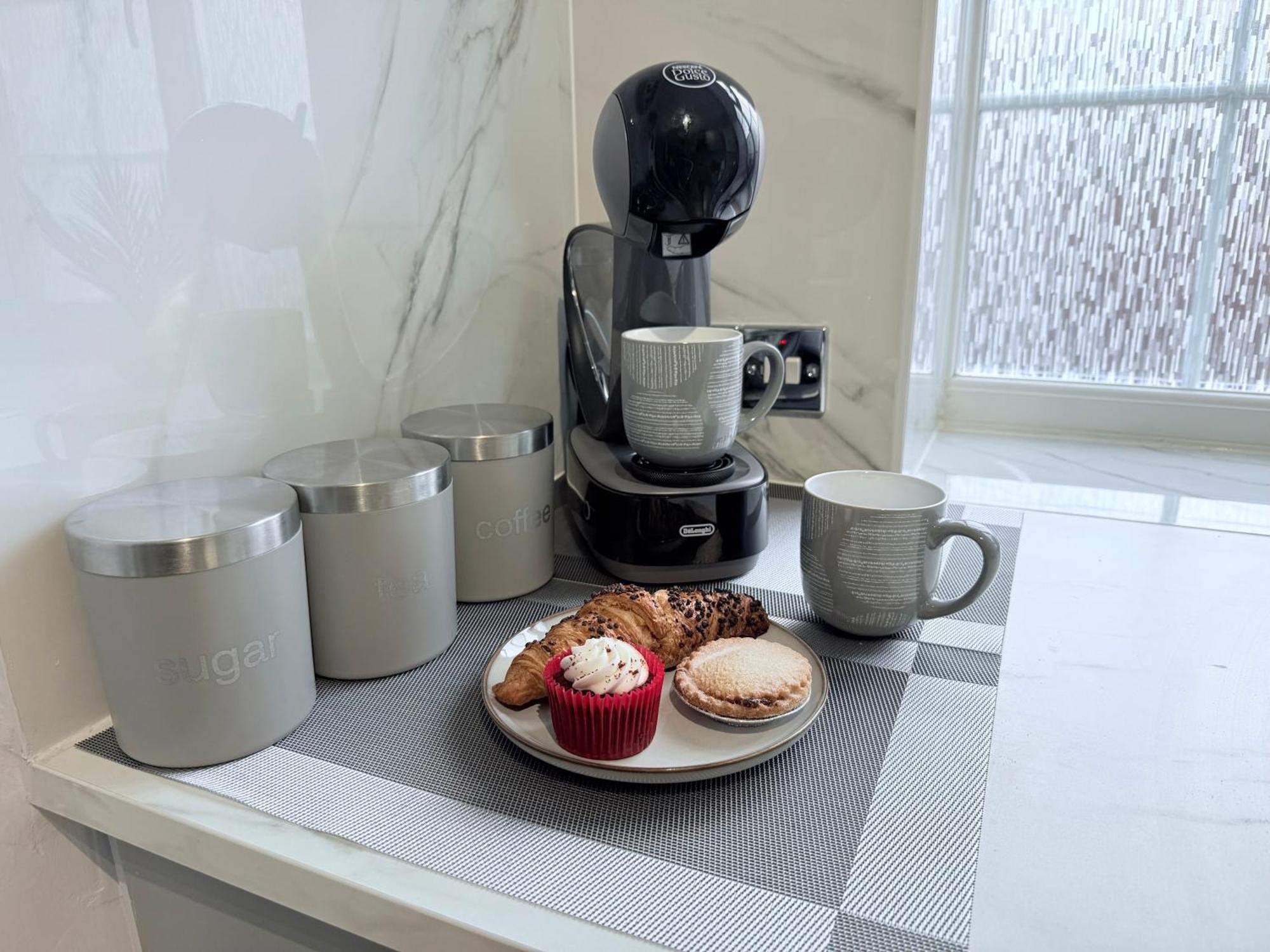 Apartment Staylondon - Sleeps 6 With Free Parking - Tourist, Concerts & Matches *