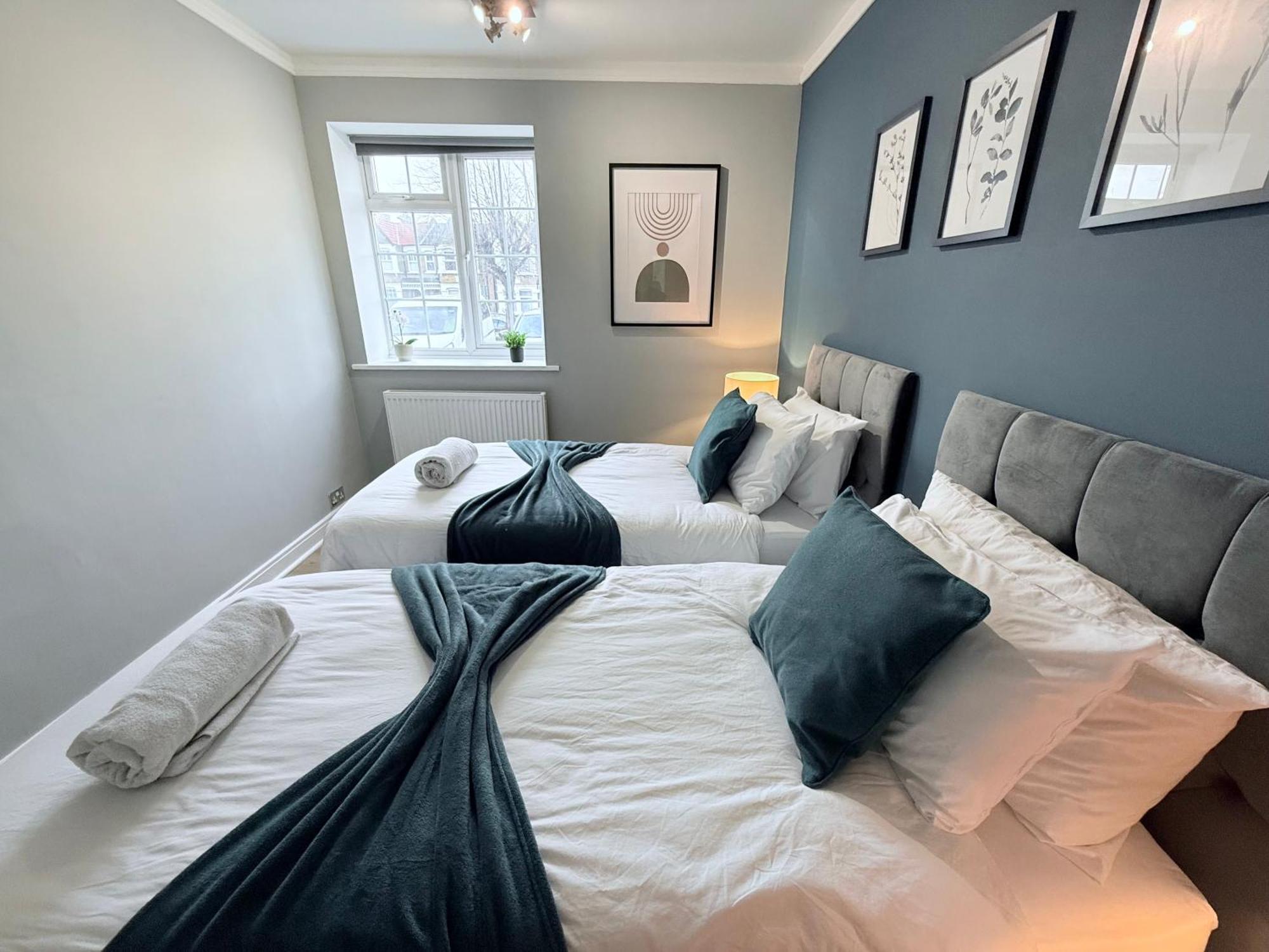 Staylondon - Sleeps 6 With Free Parking - Tourist, Concerts & Matches * London